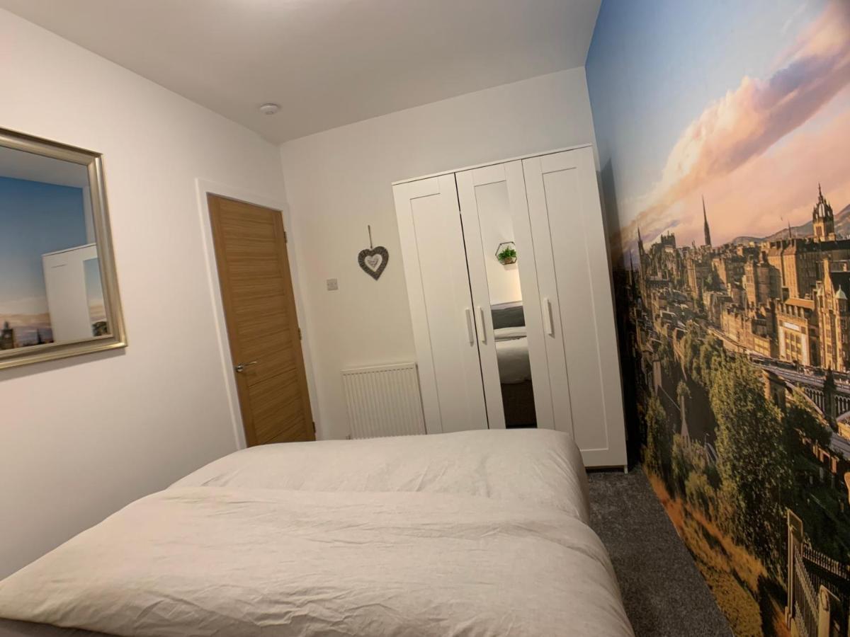 Maria- Bright And Modern City Center Apartment . Эдинбург Экстерьер фото